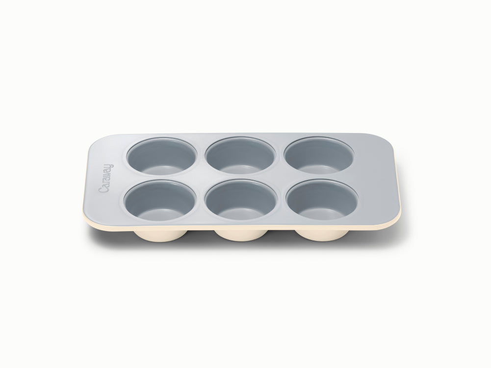 6-cup muffin pan in Cream